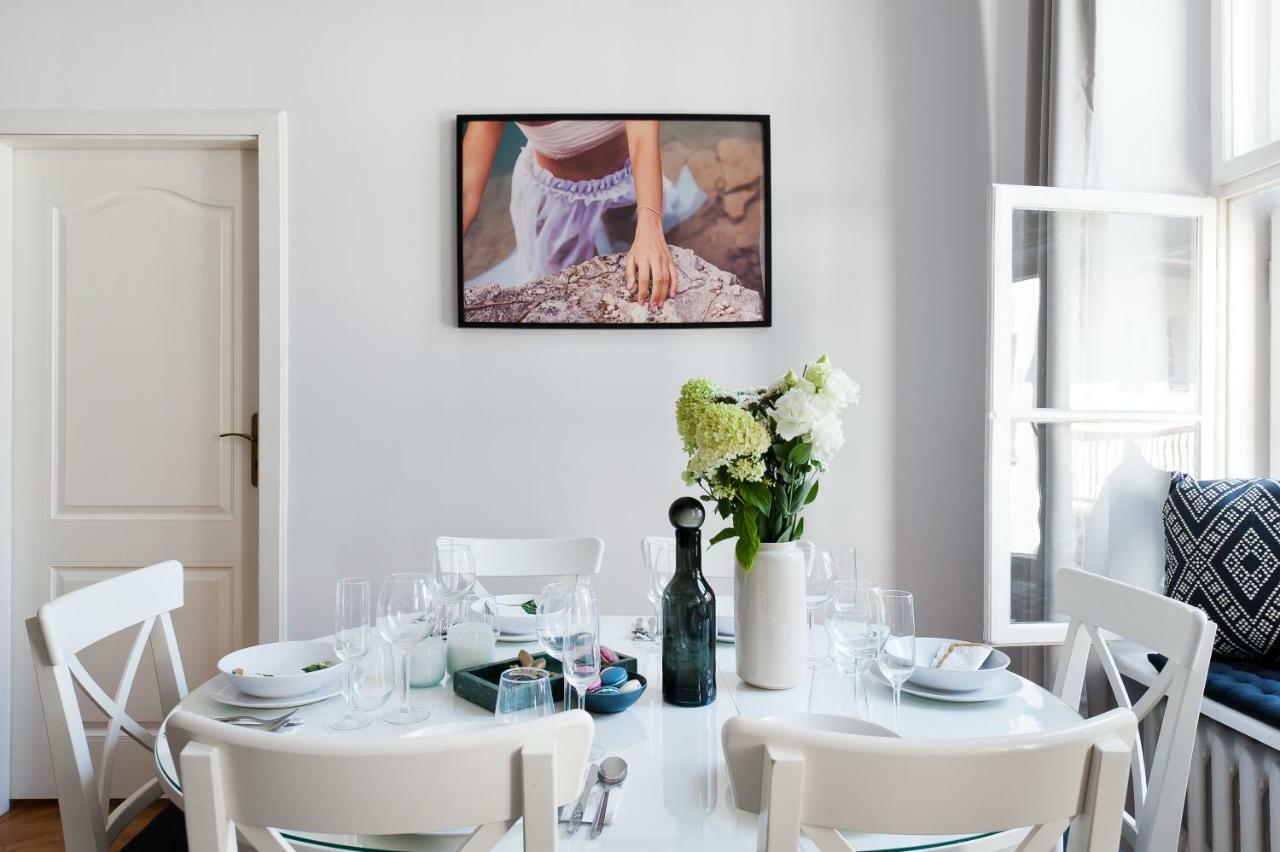 Square Apartment - Loftaffair Cracovie Extérieur photo